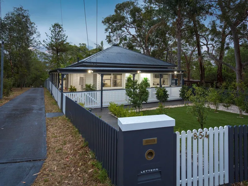 Perfect Holiday Style Home - Huge 944sqm Block