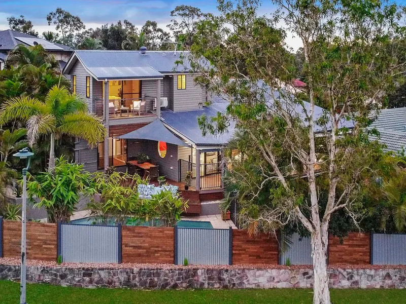 Architectually Designed Family Entertainer On Corner Block! - Open Saturday (7th) from 11.30am - 12.15pm