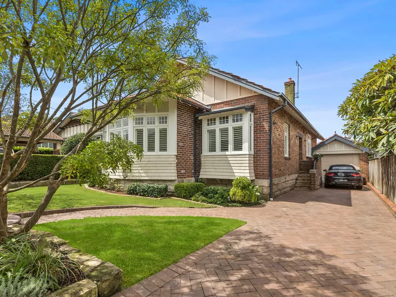 Period charmer + premier lifestyle location