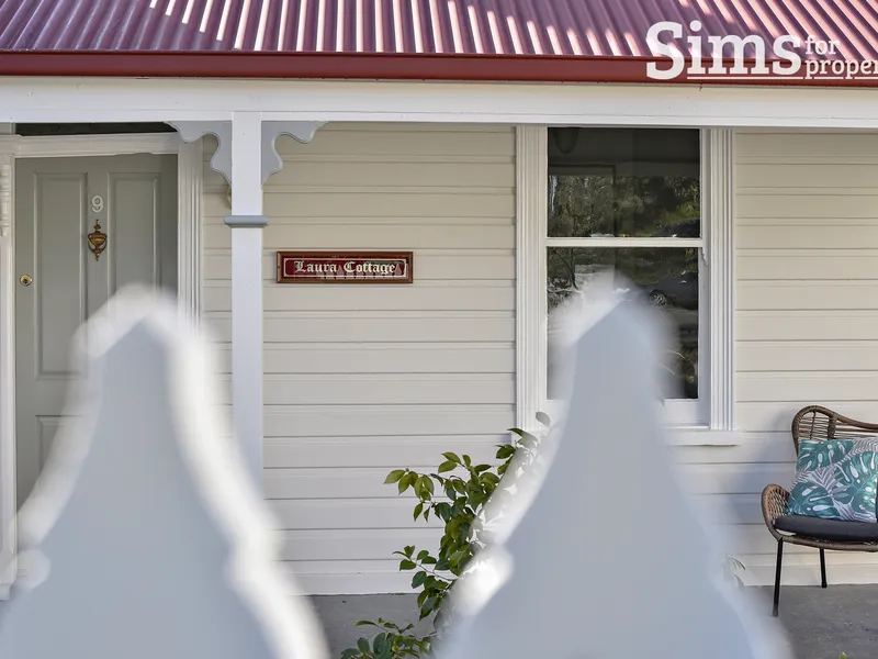 Beautifully Presented Cottage in Sought-After Location