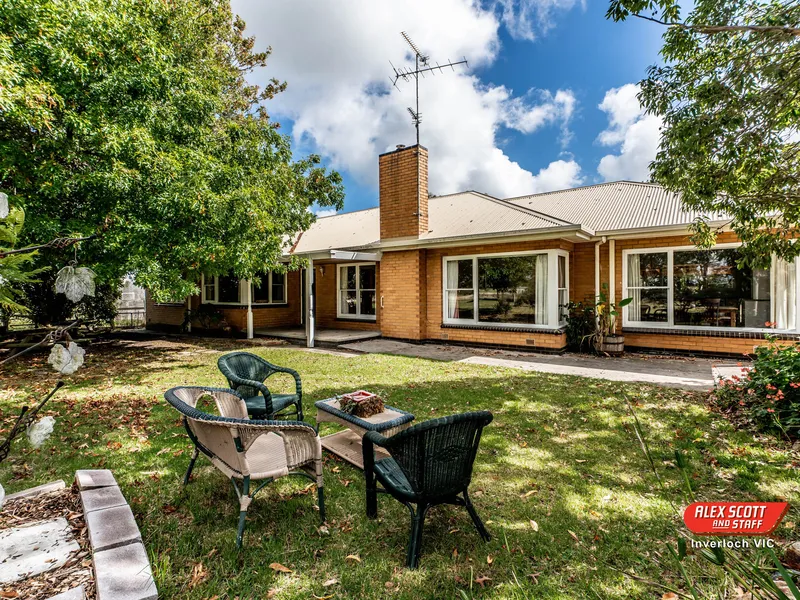 Rural Lifestyle Opportunity With Character