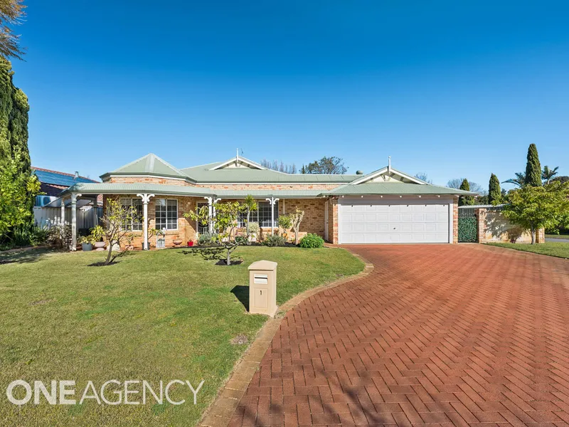 Workshop, Pool & Renovated!