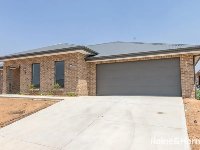 A Cut Above the Rest with Ducted Heating & Cooling- Available 11.5.2021