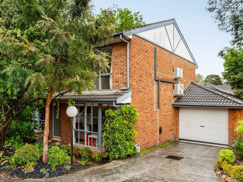 Stunning townhouse in central location.