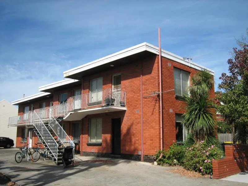 Private Courtyard & easy walk to Blessington Street Gardens