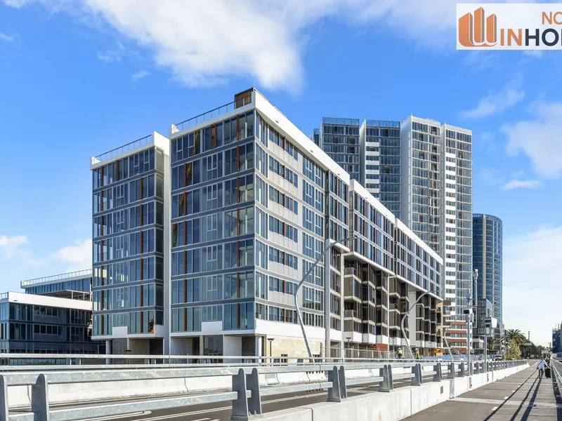 NEAR NEW MODERN 3 BEDROOM WITH 2 CARSPACE APARTMENT