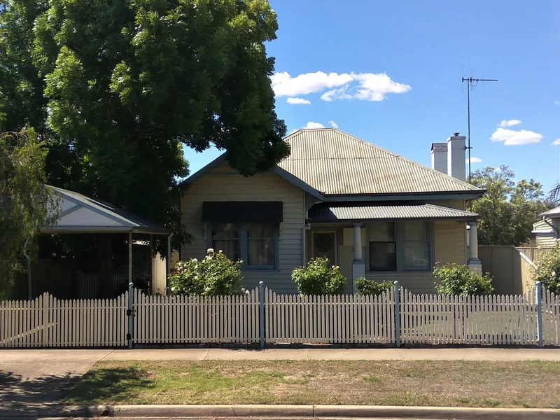 Period Charm Overlooking Parklands