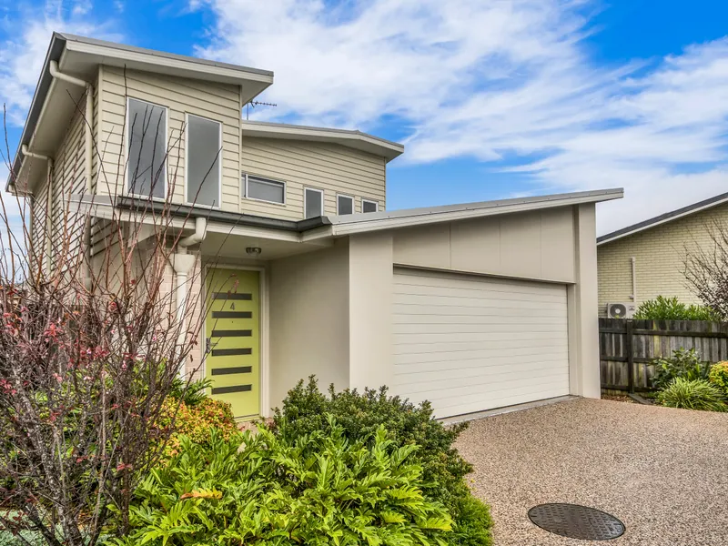 Convenient Town House!