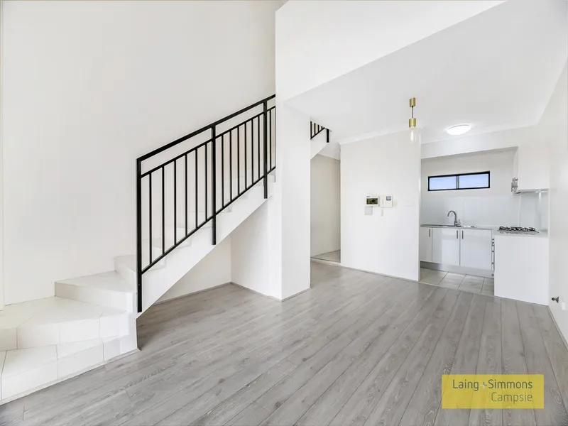 Fully Renovated Stunning Top Floor 1 Bedroom Loft Style Apartment 