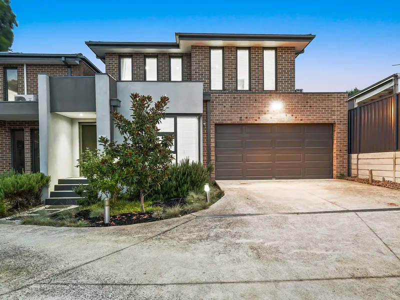 Contemporary townhouse in family-friendly location