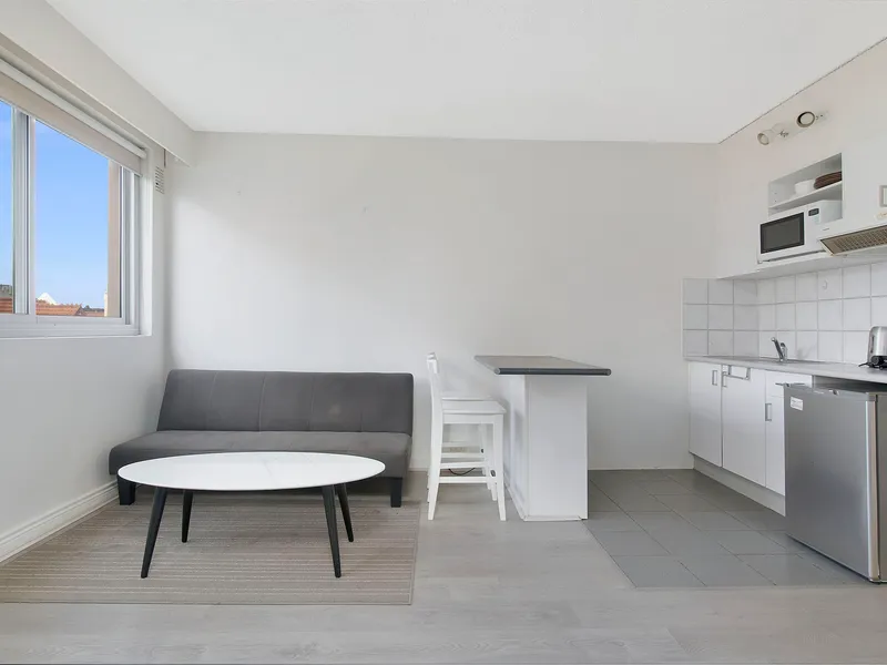 Bright, Sunny & Modern Fully Furnished Studio