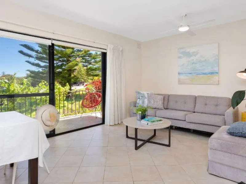 Coastal Charm, Embrace Tranquil Living in Cottesloe!