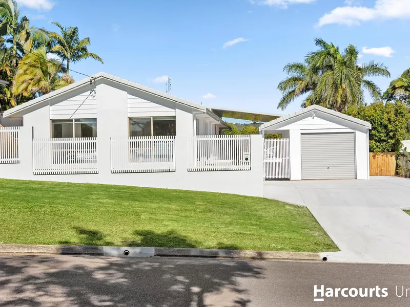 NEWLY RENOVATED SUNSHINE COAST ABODE!!