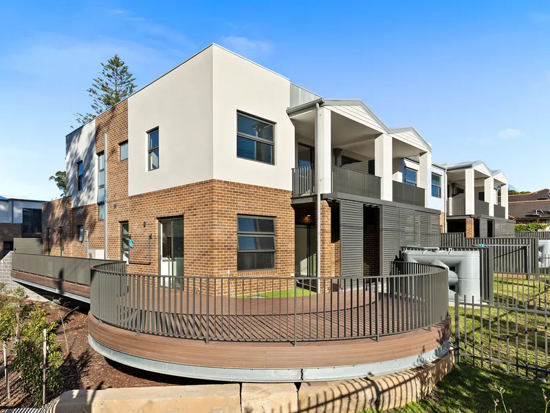 BRAND NEW LUXURY TOWN HOME IN BOUTIQUE COMPLEX - LAST 3 BEDROOM LEFT