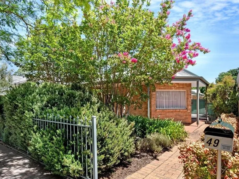 Spacious Courtyard Home