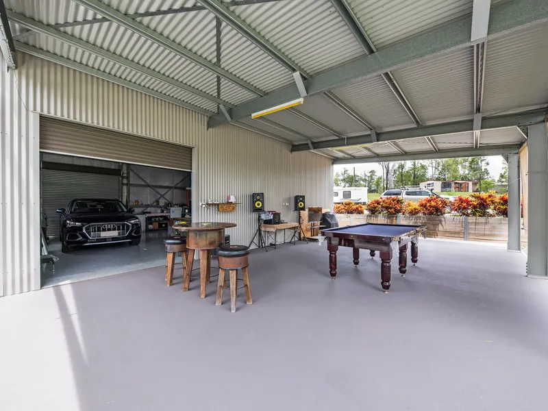Near New Beautiful Home With Man Shed On Acerage