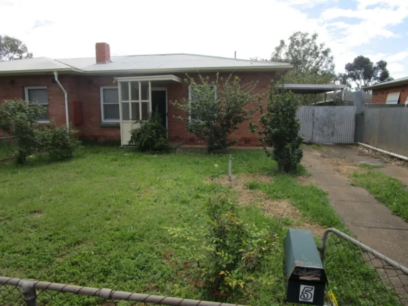 Neat 2 Bedroom Semi-Detached