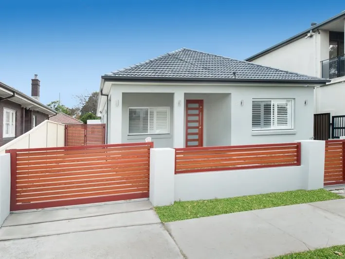 4 Bedroom Family Home with Additional 1 Bedroom Granny Flat
