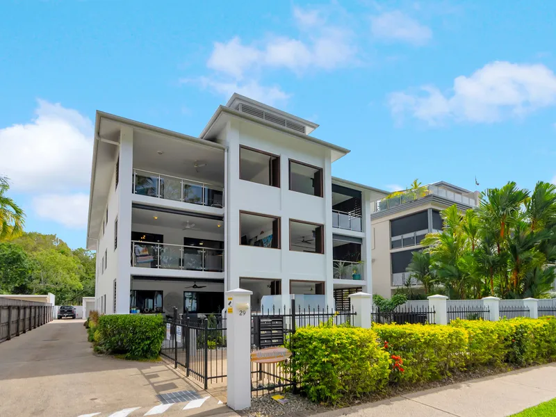 Absolute Waterfront!! Spectacular Views!!