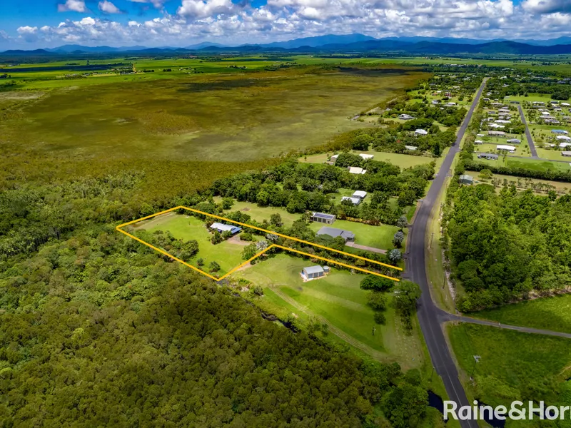 Hideaway Small Acreage Close to Beach