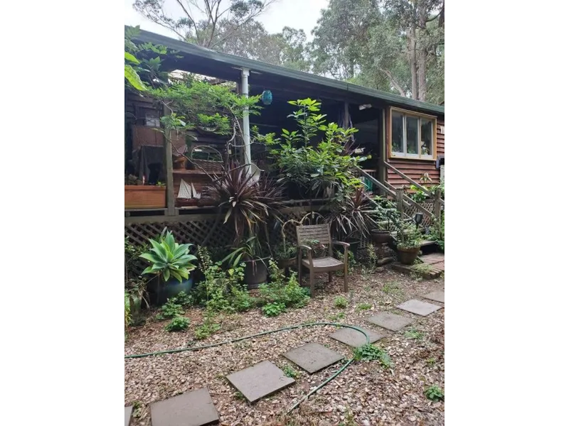 Paradise found, private natural haven, 3.63ha with ancient forrest,bubbling waterways, permanent soak,two dwellings secluded and on 12mins from town