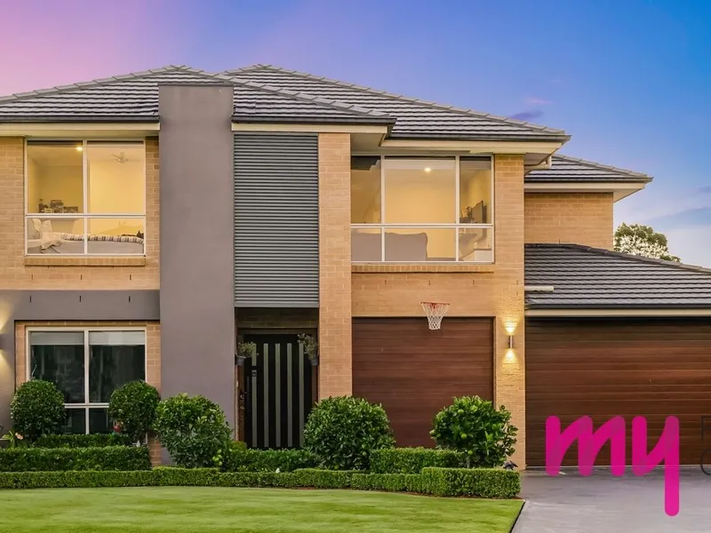 THE ULTIMATE FAMILY HOME!!