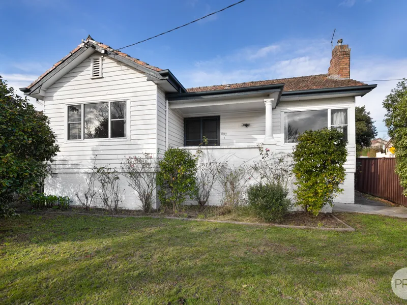 Lovely Light Filled Home in Prestigious Soldiers Hill