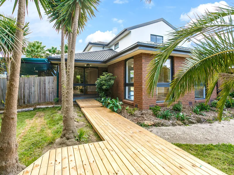 Great Spacious Family Living in the Heart of Narre Warren