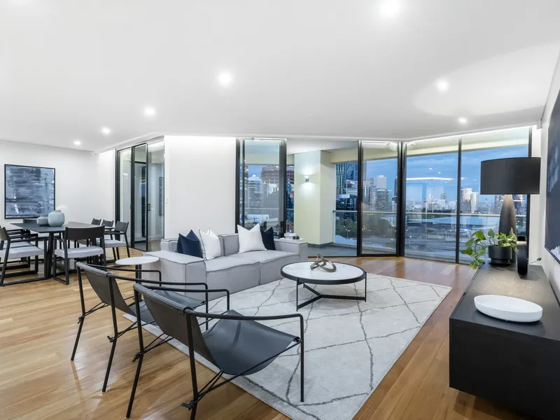 EXCLUSIVE FULLY RENOVATED RIVERSIDE APARTMENT