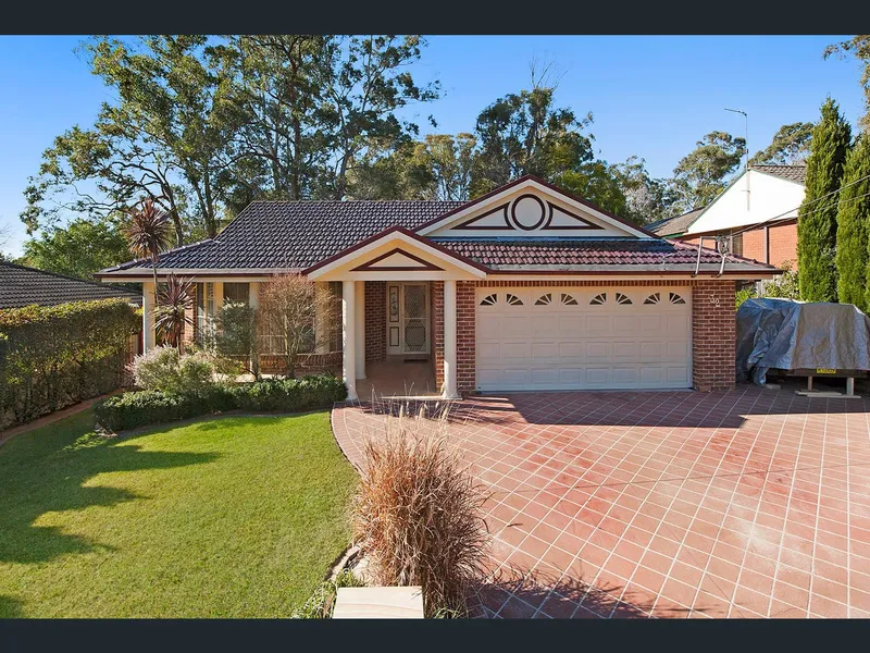 SPACIOUS SINGLE LEVEL LIVING IN SOUGHT AFTER LOCATION