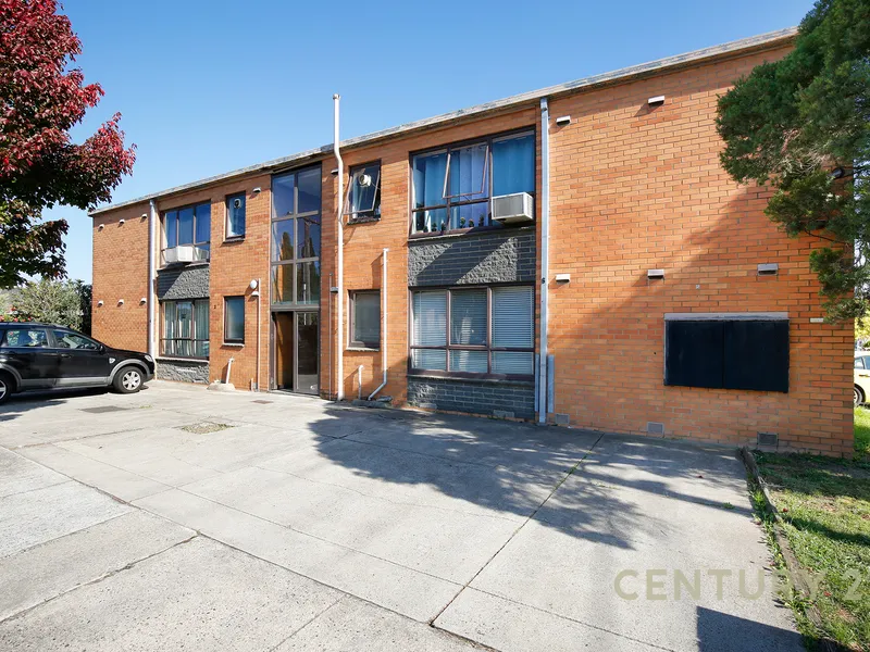 Solid Investment in Springvale Central 