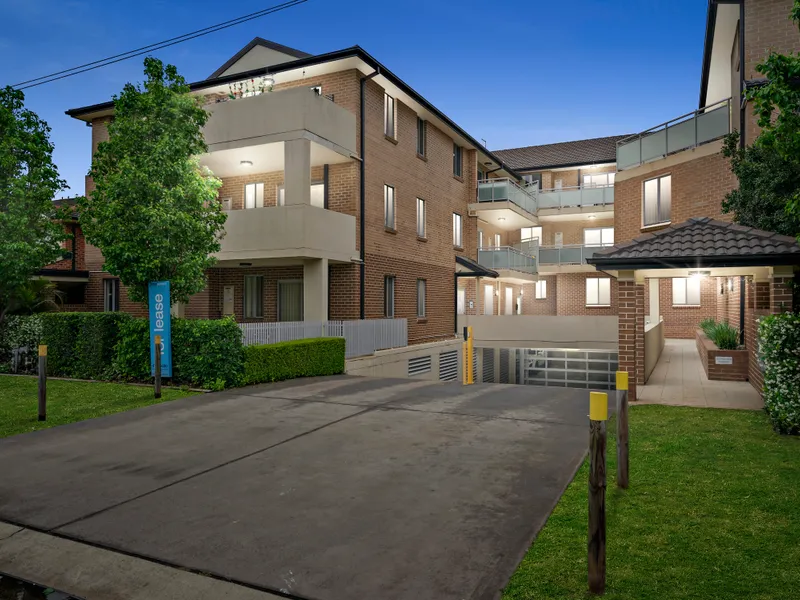 GROUND FLOOR APARTMENT WITH SPACIOUS COURTYARD