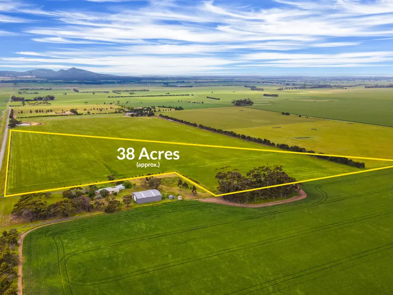 “Serene Vacant Acreage Close to Anakie Township”
