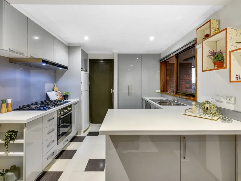 CENTRALLY POSITIONED INVESTMENT OPPORTUNITY