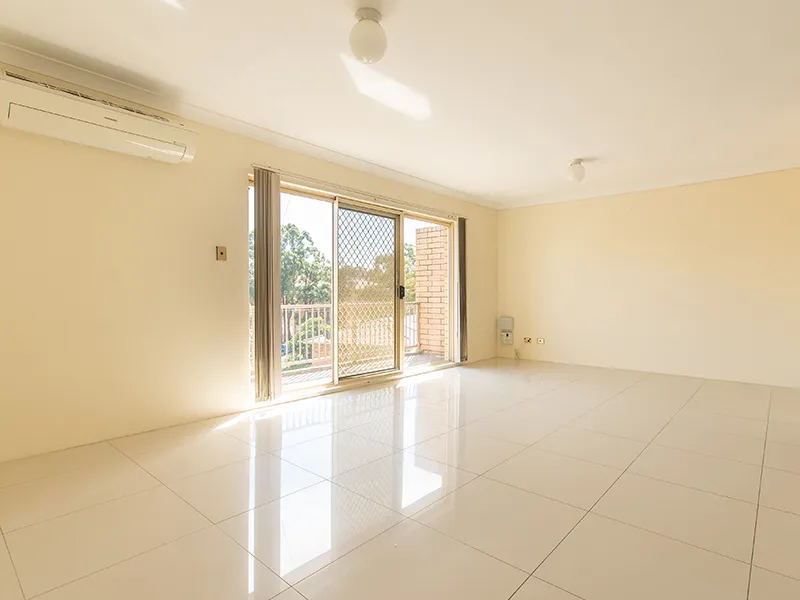 Spacious Two Bedroom Unit