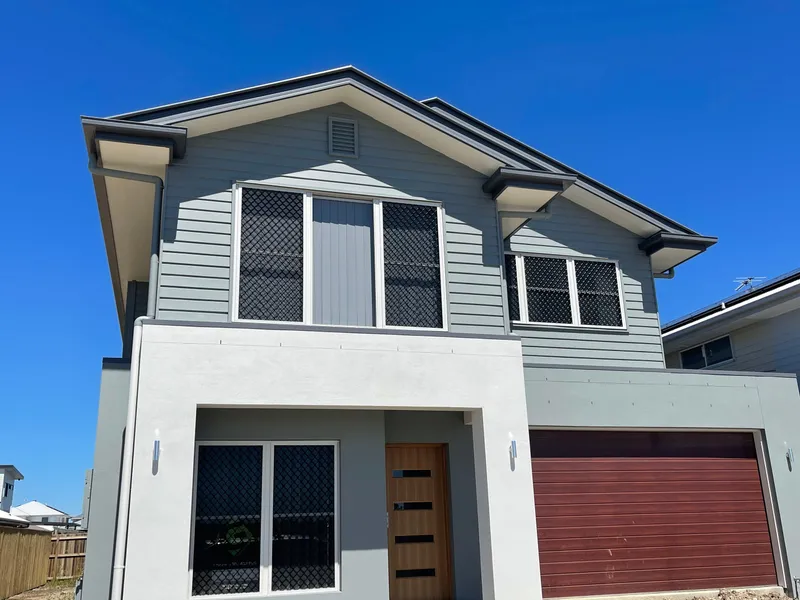 Luxurious New 4 Bedroom Home with Ducted Air-Conditioning!