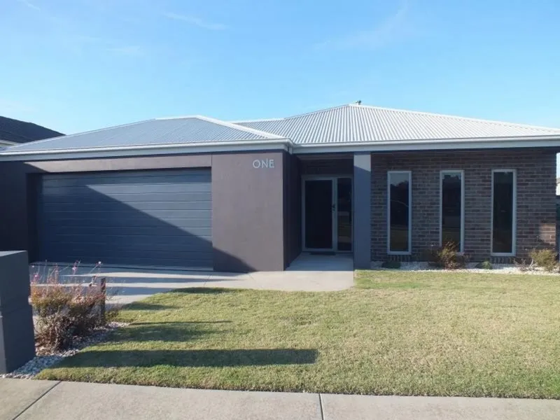 Family Home Situated In Quiet Court