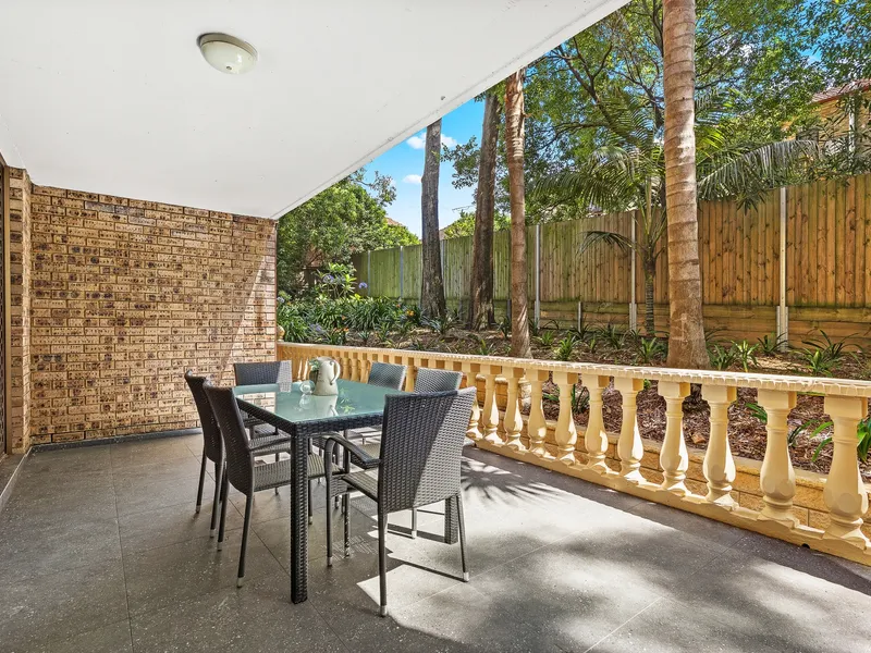 Wonderful 2 bedroom Apartment with Spacious North Facing Balcony