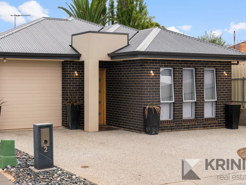 MODERN WEEKS BUILT HOME WITH SOLAR