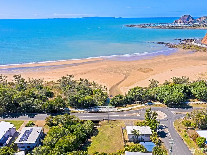 Sea views & beach access