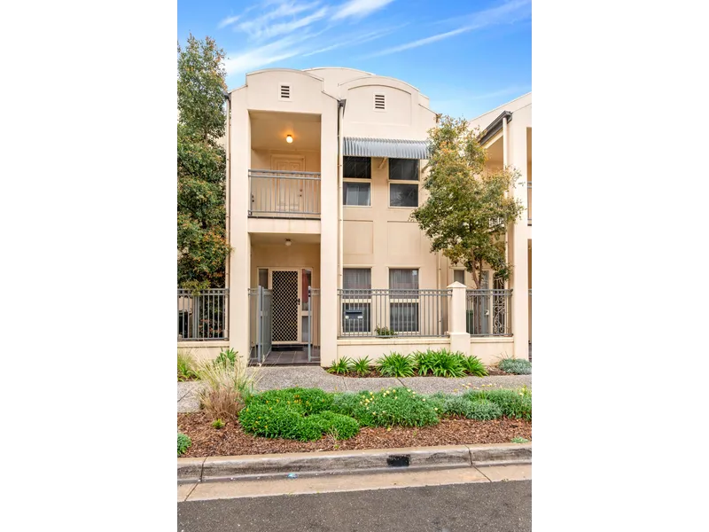 (Under Contract) 7 Qualified buyers missed out. Thinking of selling call Bob Cooper 0417 851 569 NOW.