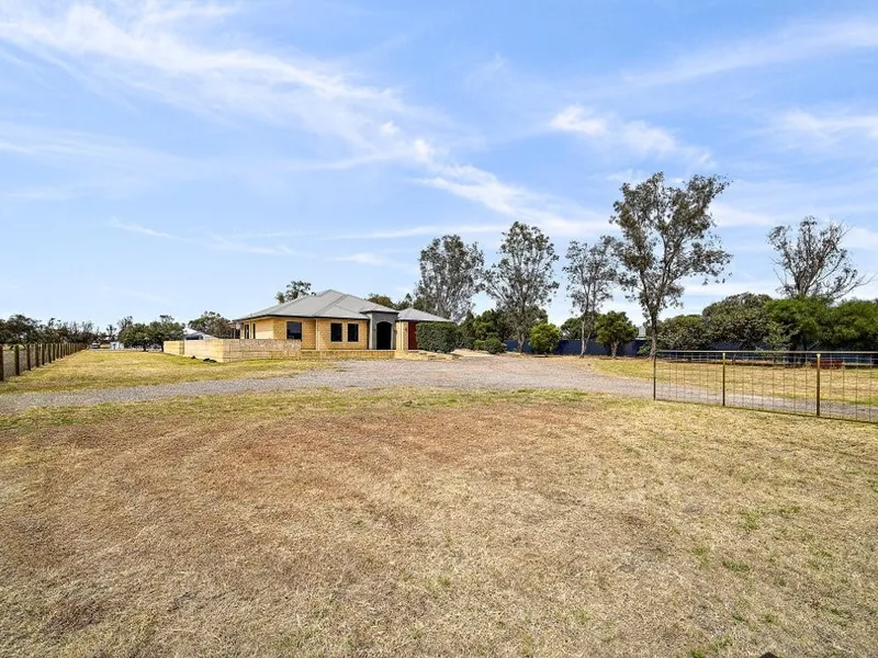 UNDER OFFER ! BUYERS MISSED OUT