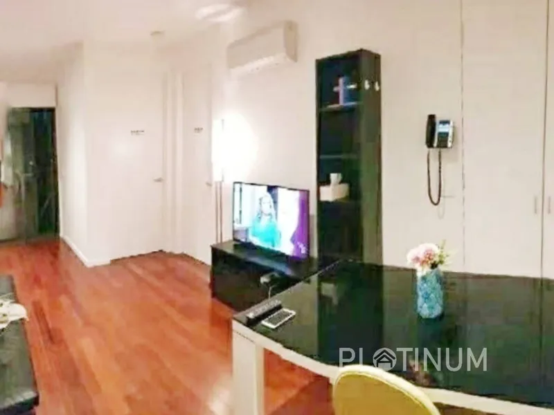 TWO BED APARTMENT! Walking Distance to Monash UNI