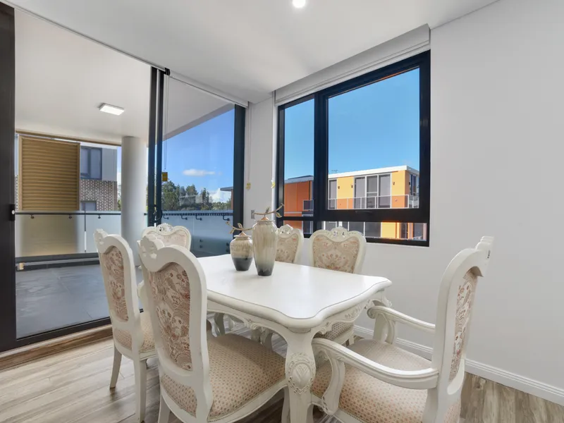 LUXURIOUS FURNISHED AND READY TO MOVE IN!SITUATED IN THE HEART OF LEWISHAM NEXT TO THE SHOPS AND LIGH RAIL STATION.