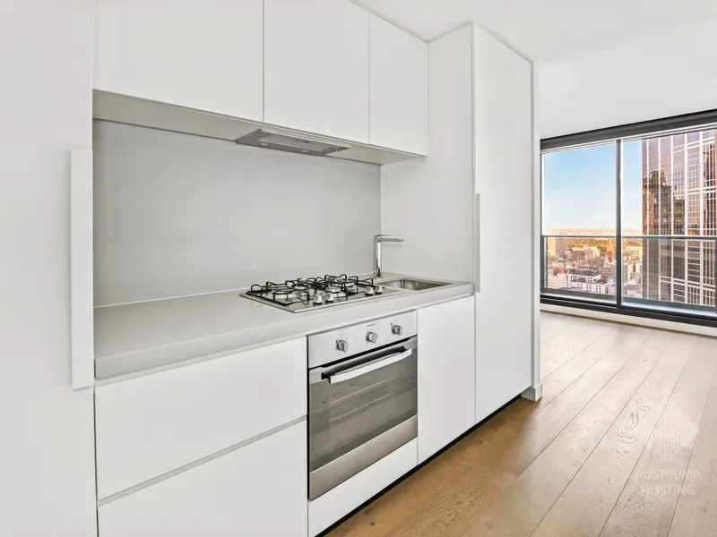 Stay in the heart of Melbourne-1Bed+1Bath Apartment in Empire Building with white goods