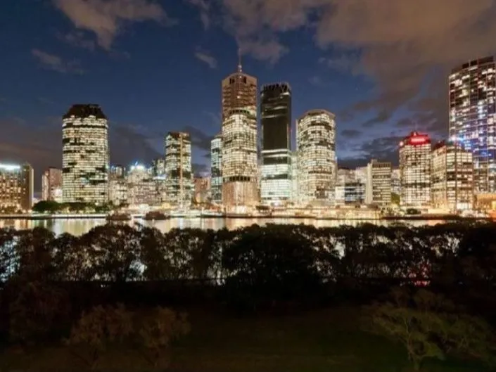 Executive Apartment Kangaroo Point 2 bed 2 bath 2 car park