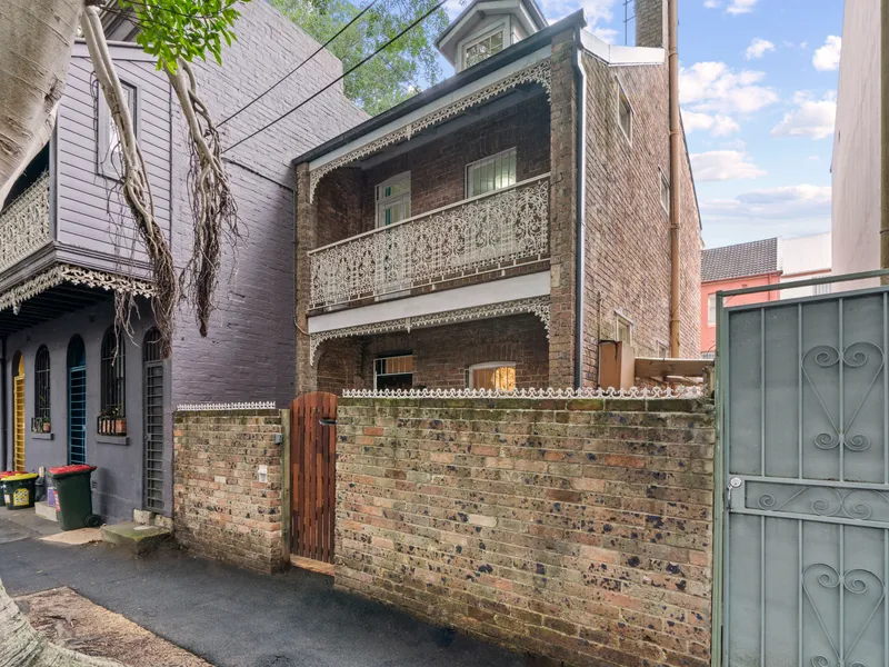 Spacious three-level terrace always a delight to inspect