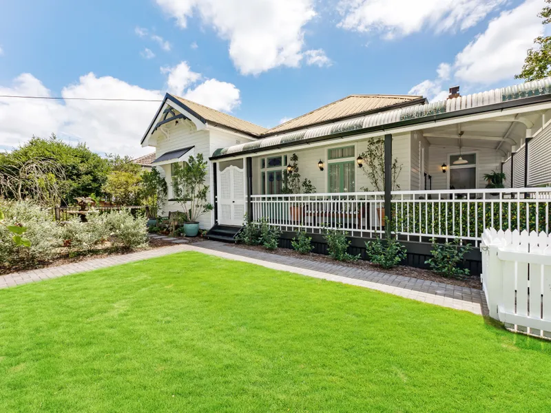 ENVIABLE LIFESTYLE OPPORTUNITY IN THE VERY HEART OF MALENY