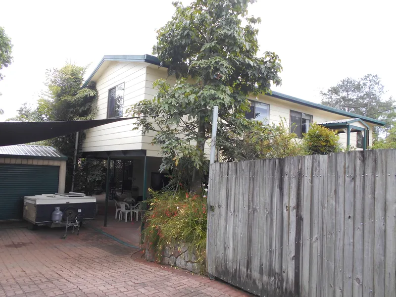 D'Aguilar - 1012m2 Corner Block with 2 dwellings