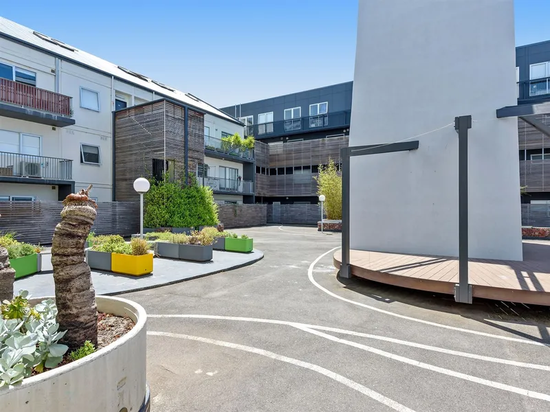 Urban Lifestyle in Central Brunswick